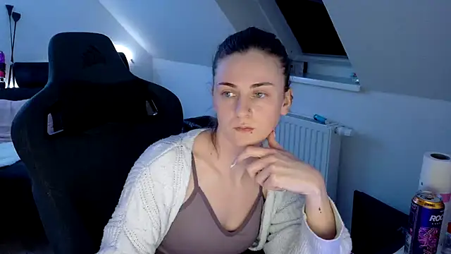 Snapshot of Melly4You chatting on 15, 4, 2026 Melly4You online show from 15, 4, 2026