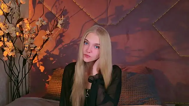 Snapshot of 4example_Chloe chatting on 1, 10, 2025 4example Chloe online show from 1, 10, 2025