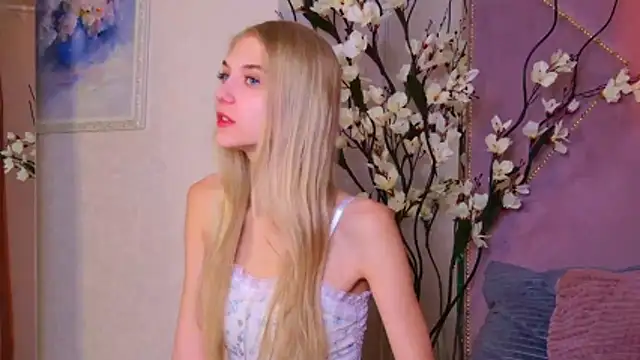 Snapshot of 4example_Chloe chatting on 24, 10, 2025 4example Chloe online show from 24, 10, 2025