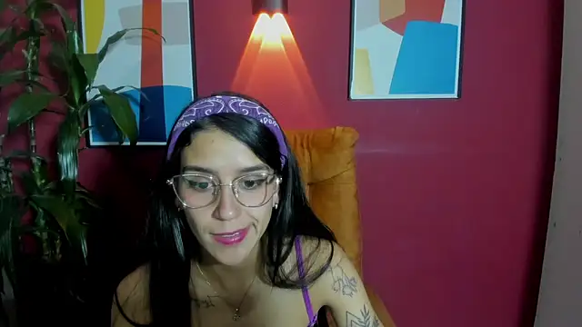 Snapshot of DanielaMonroe chatting on 8, 1, 2026 DanielaMonroe online show from 8, 1, 2026