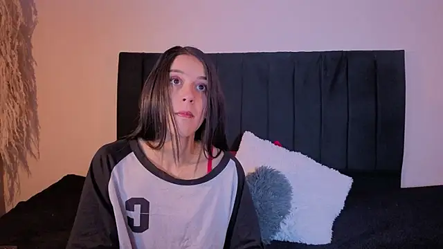 Snapshot of DanielaMonroe chatting on 15, 1, 2026 DanielaMonroe online show from 15, 1, 2026