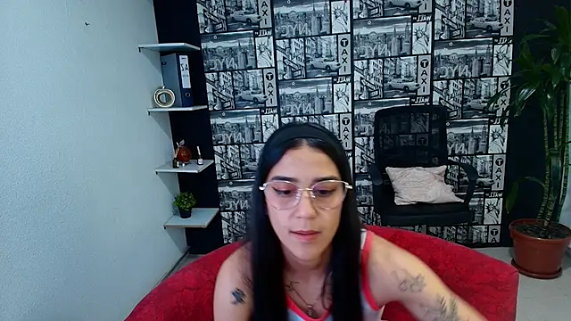 Snapshot of DanielaMonroe chatting on 6, 5, 2026 DanielaMonroe online show from 6, 5, 2026