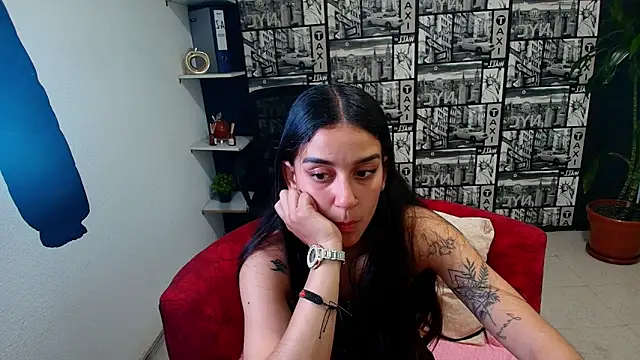 Snapshot of DanielaMonroe chatting on 19, 5, 2026 DanielaMonroe online show from 19, 5, 2026