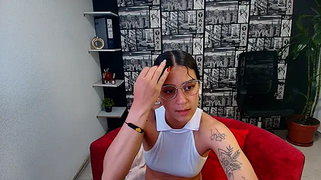 Snapshot of DanielaMonroe chatting on 20, 5, 2026 DanielaMonroe online show from 20, 5, 2026