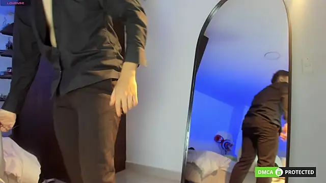 Snapshot of twinguys chatting on 17, 12, 2025 twinguys online show from 17, 12, 2025