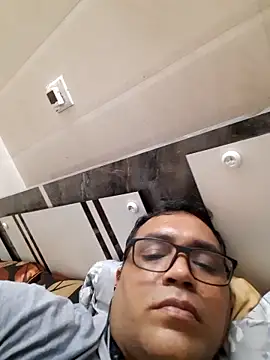 Hot-boy077 online show from 18, 3, 2026