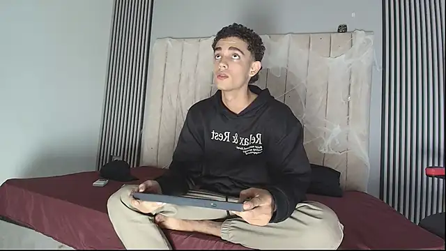 Snapshot of nathan_shimmer chatting on 13, 10, 2025 nathan shimmer online show from 13, 10, 2025