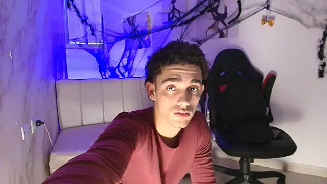 Snapshot of nathan_shimmer chatting on 30, 10, 2025 nathan shimmer online show from 30, 10, 2025