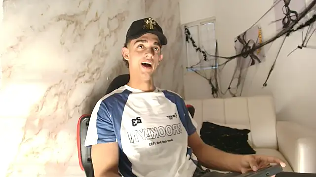 Snapshot of nathan_shimmer chatting on 1, 11, 2025 nathan shimmer online show from 1, 11, 2025