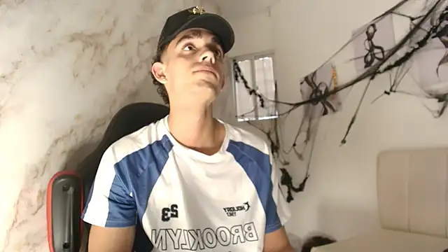 Snapshot of nathan_shimmer chatting on 2, 11, 2025 nathan shimmer online show from 2, 11, 2025