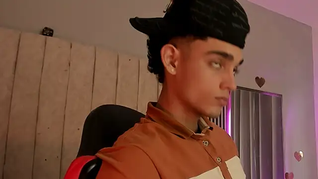 Snapshot of nathan_shimmer chatting on 3, 11, 2025 nathan shimmer online show from 3, 11, 2025