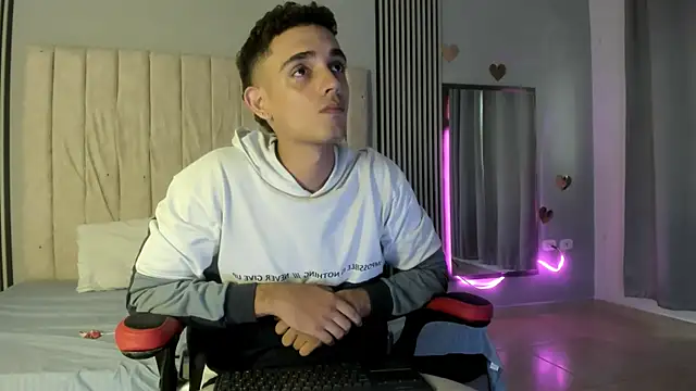 Snapshot of nathan_shimmer chatting on 23, 2, 2026 nathan shimmer online show from 23, 2, 2026