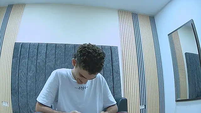 Snapshot of nathan_shimmer chatting on 4, 4, 2026 nathan shimmer online show from 4, 4, 2026