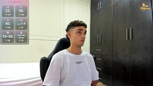 Snapshot of nathan_shimmer chatting on 12, 4, 2026 nathan shimmer online show from 12, 4, 2026