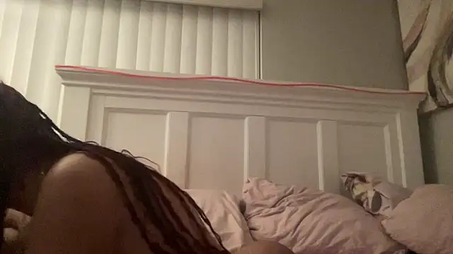 Snapshot of sweetnjuicyyy chatting on 13, 9, 2025 sweetnjuicyyy online show from 13, 9, 2025