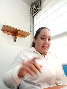 Snapshot of Caroomoom27 chatting on 18, 12, 2025 Caroomoom27 online show from 18, 12, 2025