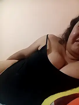 Snapshot of Caroomoom27 chatting on 13, 2, 2026 Caroomoom27 online show from 13, 2, 2026