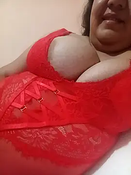 Snapshot of Caroomoom27 chatting on 16, 2, 2026 Caroomoom27 online show from 16, 2, 2026