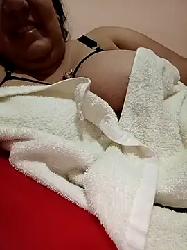 Snapshot of Caroomoom27 chatting on 13, 3, 2026 Caroomoom27 online show from 13, 3, 2026