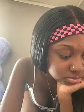 Snapshot of HennessyBaby21 chatting on 9, 4, 2026 HennessyBaby21 online show from 9, 4, 2026