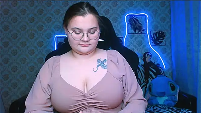 InLoveWithLife26 online show from 10, 10, 2025