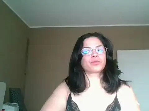 Snapshot of ITALIANASISIXX chatting on 15, 4, 2026 ITALIANASISIXX online show from 15, 4, 2026