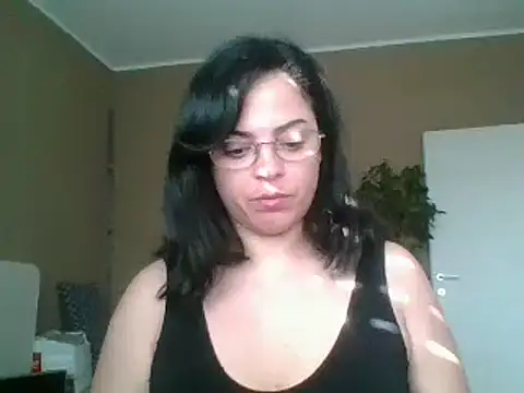 Snapshot of ITALIANASISIXX chatting on 16, 4, 2026 ITALIANASISIXX online show from 16, 4, 2026