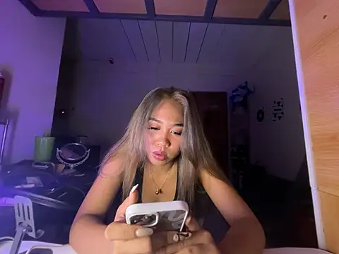 Snapshot of PinayLina18 chatting on 7, 7, 2026 PinayLina18 online show from 7, 7, 2026