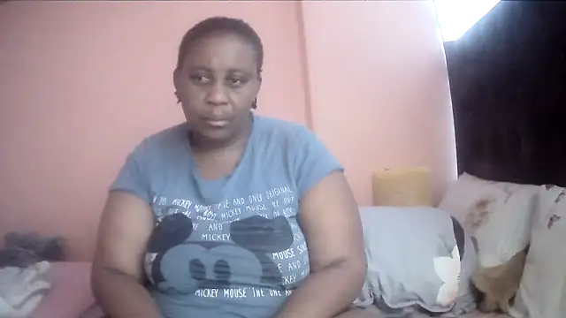 Snapshot of HUGEASSXXXXX chatting on 22, 11, 2025 HUGEASSXXXXX online show from 22, 11, 2025