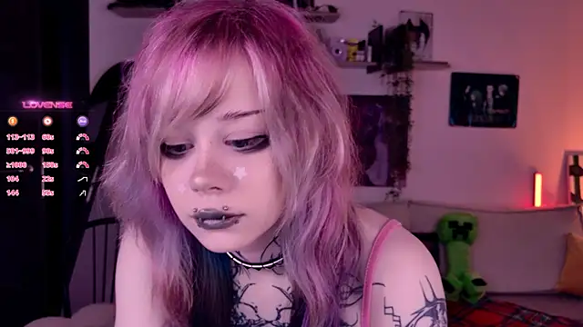 Snapshot of Lollyshy chatting on 4, 11, 2025 Lollyshy online show from 4, 11, 2025