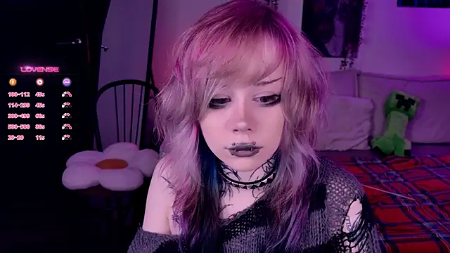 Snapshot of Lollyshy chatting on 7, 11, 2025 Lollyshy online show from 7, 11, 2025