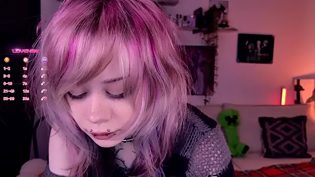 Snapshot of Lollyshy chatting on 19, 11, 2025 Lollyshy online show from 19, 11, 2025