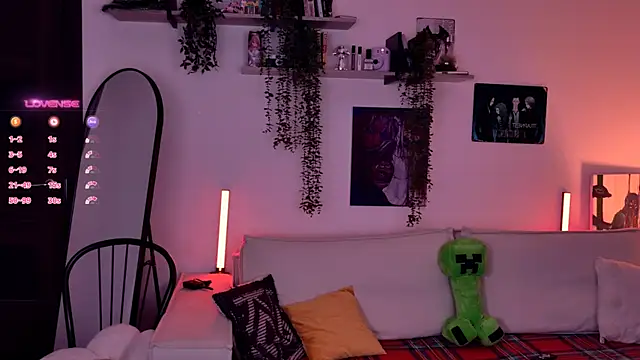 Snapshot of Lollyshy chatting on 22, 11, 2025 Lollyshy online show from 22, 11, 2025