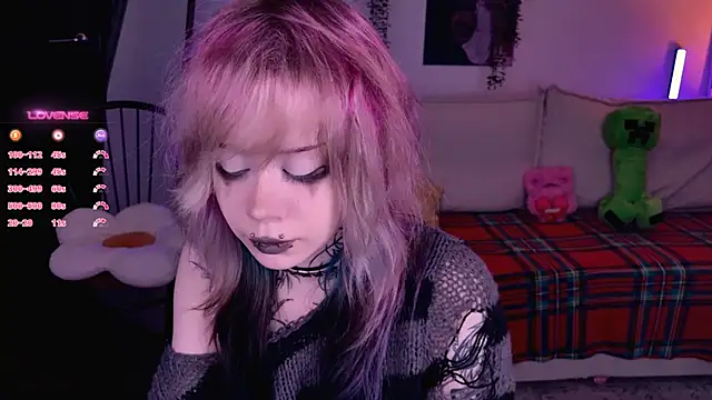 Snapshot of Lollyshy chatting on 26, 11, 2025 Lollyshy online show from 26, 11, 2025