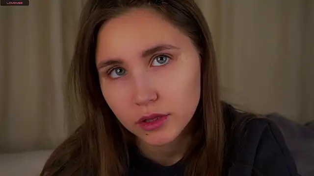 Snapshot of EthalFlowers chatting on 16, 12, 2025 EthalFlowers online show from 16, 12, 2025