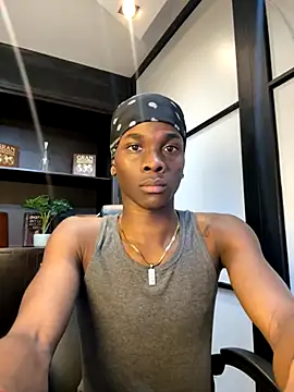 Snapshot of Brycce_santos chatting on 19, 11, 2025 Brycce santos online show from 19, 11, 2025