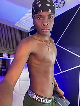 Snapshot of Brycce_santos chatting on 20, 12, 2025 Brycce santos online show from 20, 12, 2025