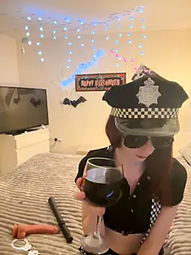 NaughtyLittleLouise online show from 24, 10, 2025