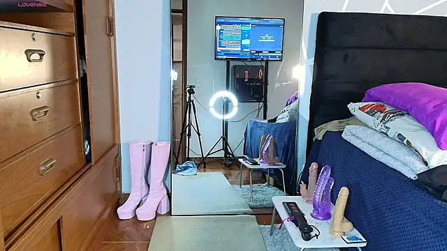 karlamoon23 online show from 1, 4, 2026