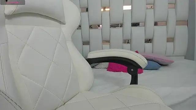 Snapshot of Katalina_red chatting on 13, 9, 2025 Katalina red online show from 13, 9, 2025