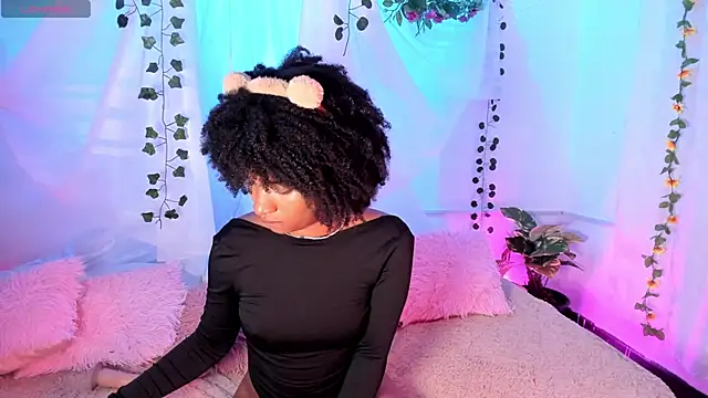 Snapshot of Lolalewis777 chatting on 7, 2, 2026 Lolalewis777 online show from 7, 2, 2026