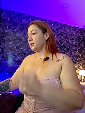 Snapshot of Bigass_curvy chatting on 8, 10, 2025 Bigass curvy online show from 8, 10, 2025