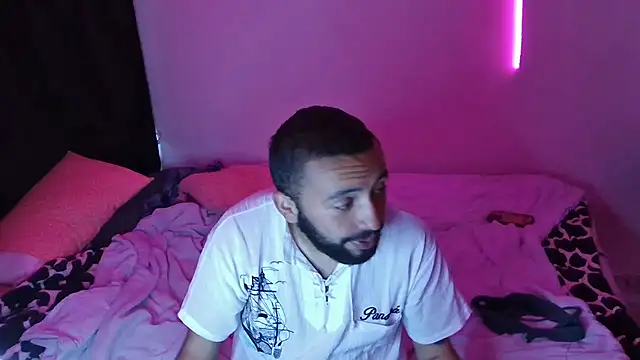 Snapshot of annaandgray chatting on 17, 9, 2025 annaandgray online show from 17, 9, 2025