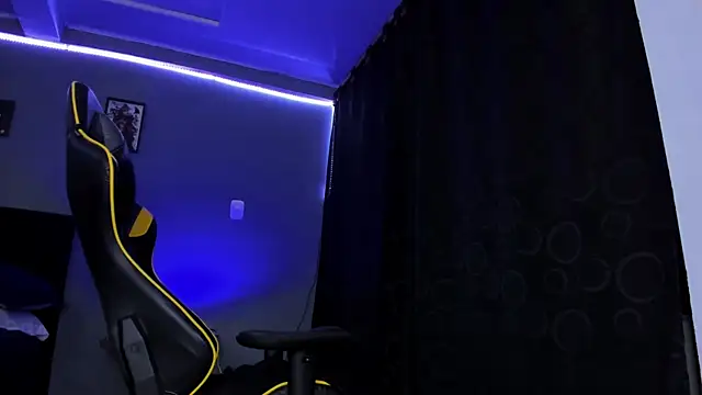 Snapshot of alexgiraldo__ chatting on 14, 9, 2025 alexgiraldo online show from 14, 9, 2025