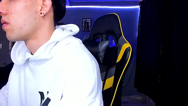 Snapshot of alexgiraldo__ chatting on 18, 9, 2025 alexgiraldo online show from 18, 9, 2025