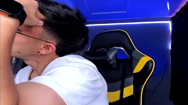 Snapshot of alexgiraldo__ chatting on 11, 10, 2025 alexgiraldo online show from 11, 10, 2025