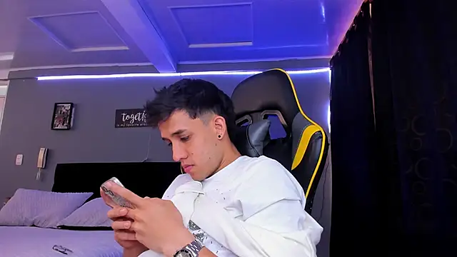 Snapshot of alexgiraldo__ chatting on 29, 11, 2025 alexgiraldo online show from 29, 11, 2025