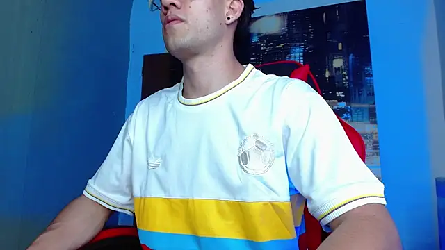 Snapshot of alexgiraldo__ chatting on 27, 3, 2026 alexgiraldo online show from 27, 3, 2026