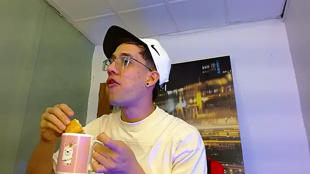 Snapshot of alexgiraldo__ chatting on 28, 3, 2026 alexgiraldo online show from 28, 3, 2026