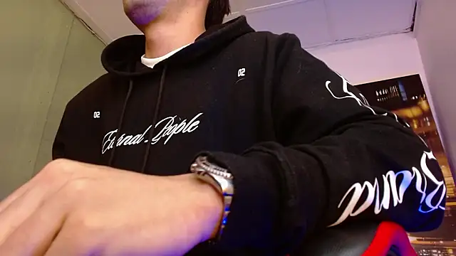 Snapshot of alexgiraldo__ chatting on 2, 4, 2026 alexgiraldo online show from 2, 4, 2026